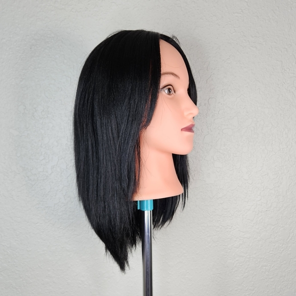 Bobbi Boss Black color wig 17" lace front - Picture 2 of 4